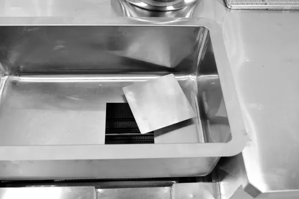 Анонс Стол для панировки с автопросеиванием Kocateq TF 122 SAT - современное оборудование для кухонь общепита